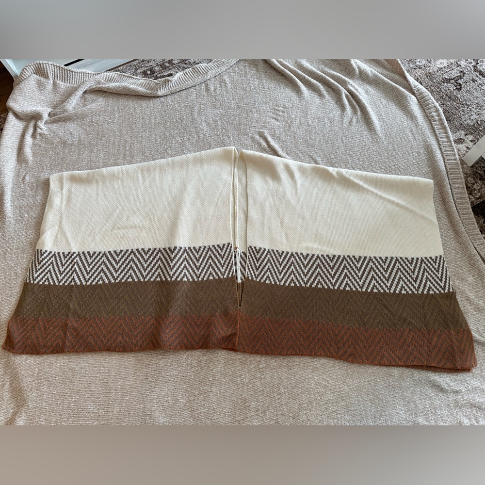 Color Block Chevron Pattern Cardigan - Size Small - Picture 5 of 6